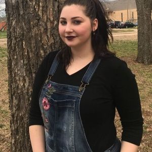 Meet your Posher, Tabitha